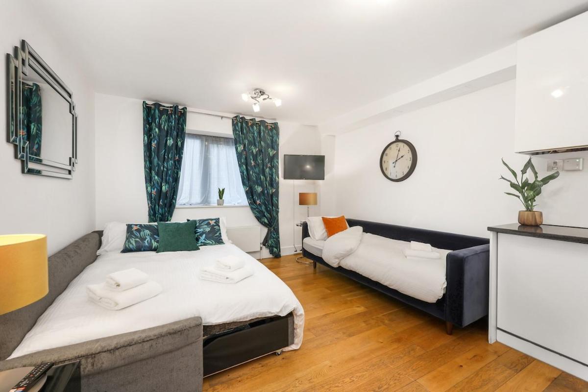 West End - Sleeps 5 - Amazing Location Apartment London Exterior photo